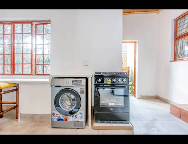1 BEDROOM APARTMENT TO LET IN WOODMEAD